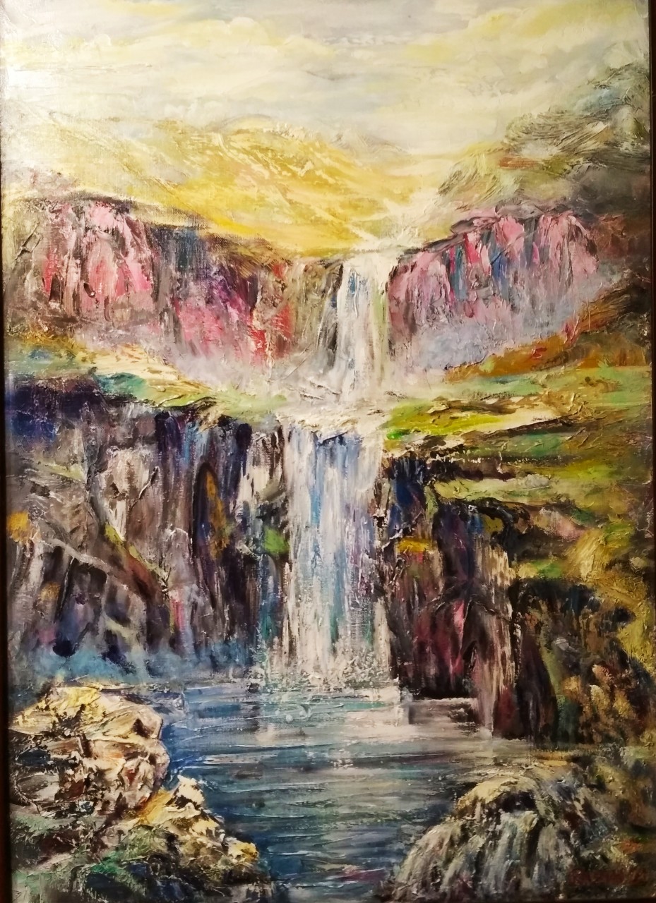 Водопад на красных камнях