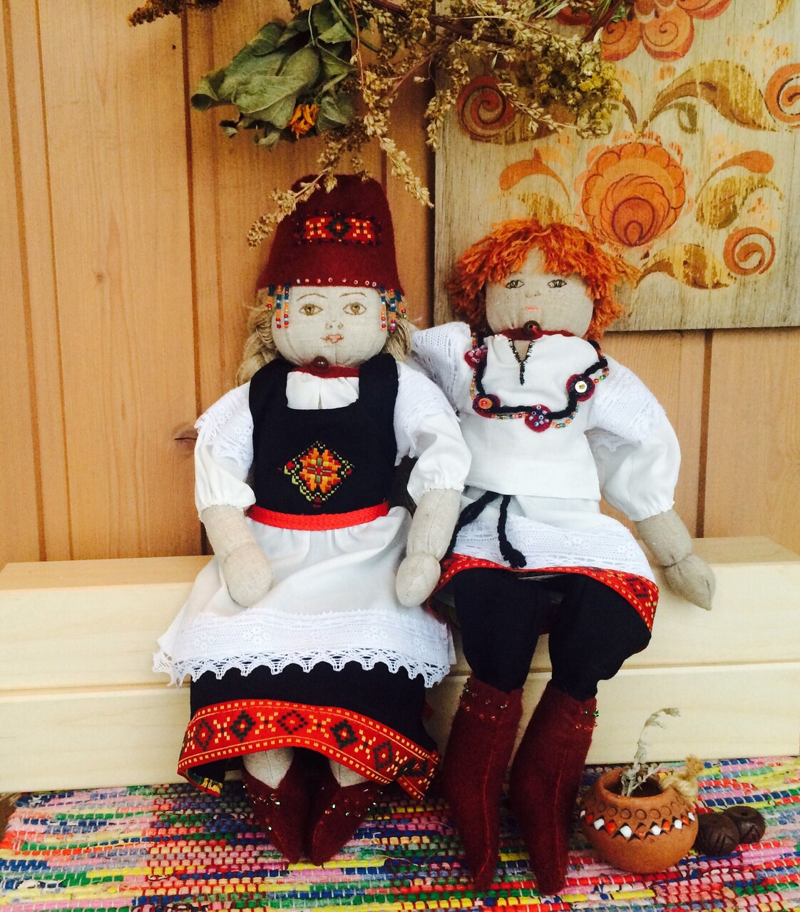 Авторская кукла в народном костюме.