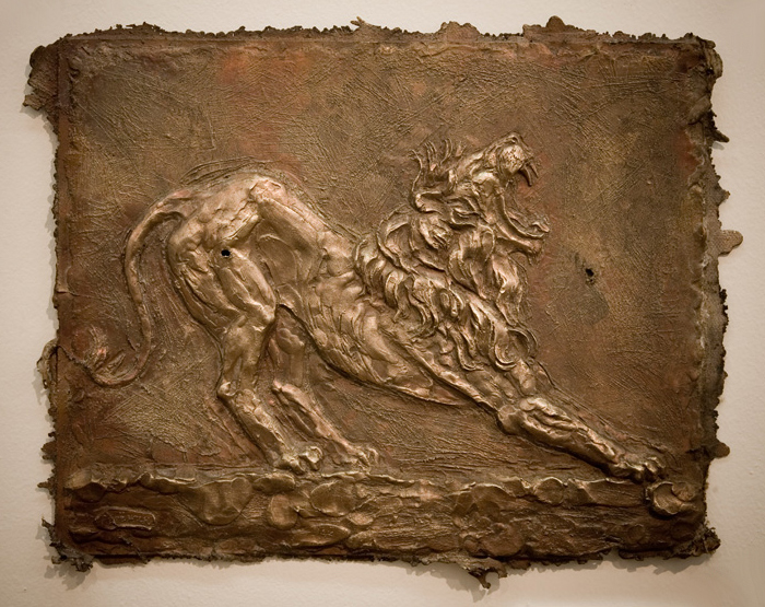 Зевающий лев
