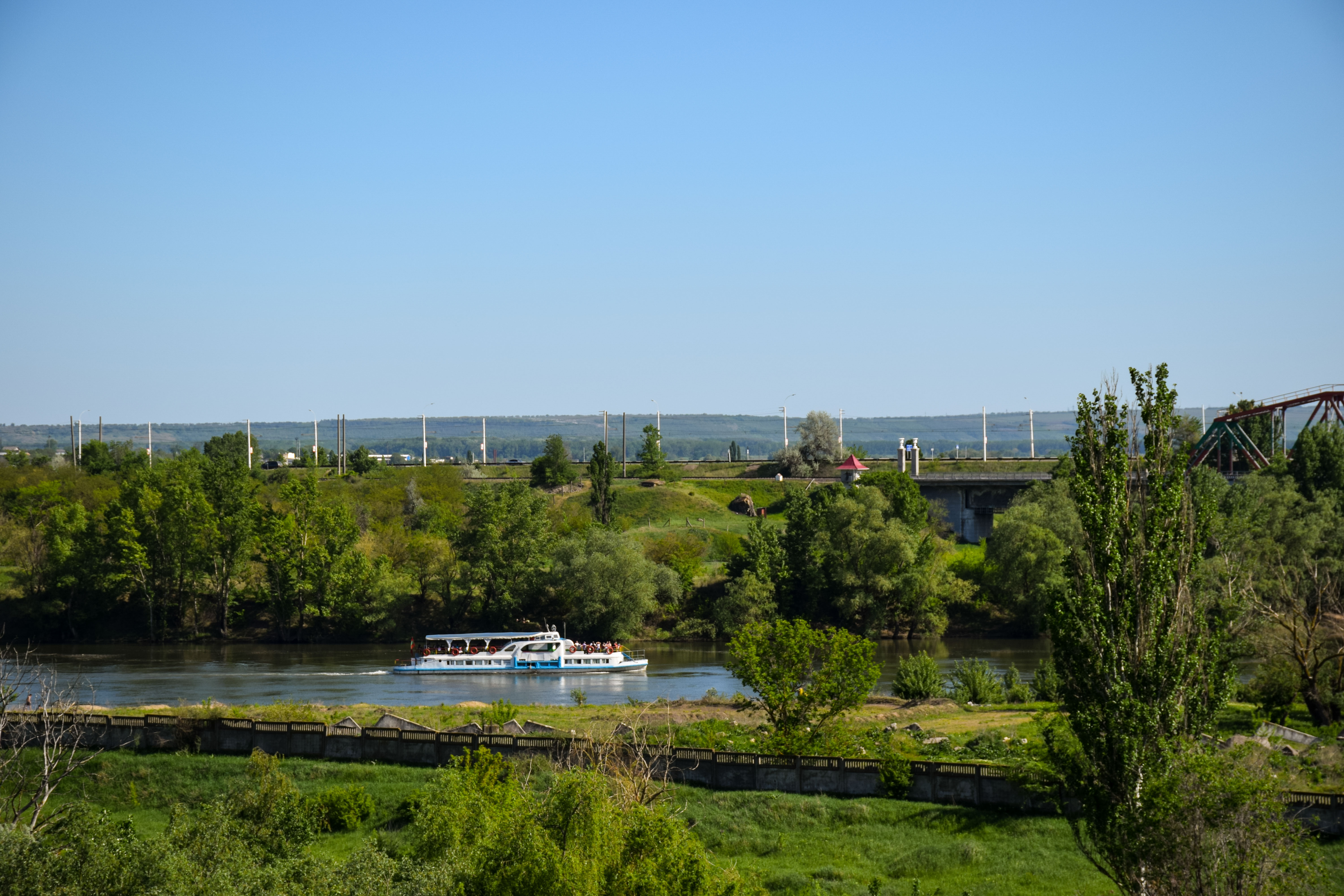 Теплоход Молдавия (Бендеры)